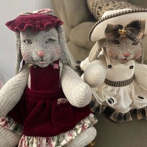 Limited Edition, Sarah‘s Attic Bunnies- NWOT Set of 2